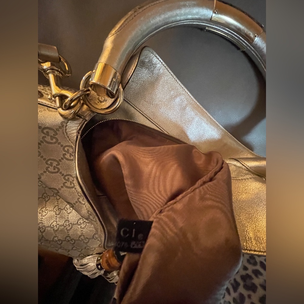 Gucci GG Signature Indy Large - Picture 14 of 16